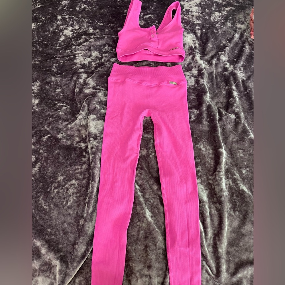 Bombshell sportswear set
